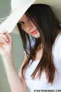Sunhat : Rilee Marks from ThisYearsModel, 17 Jun 2017 Sunhat : Rilee Marks from ThisYearsModel, 17 Jun 2017